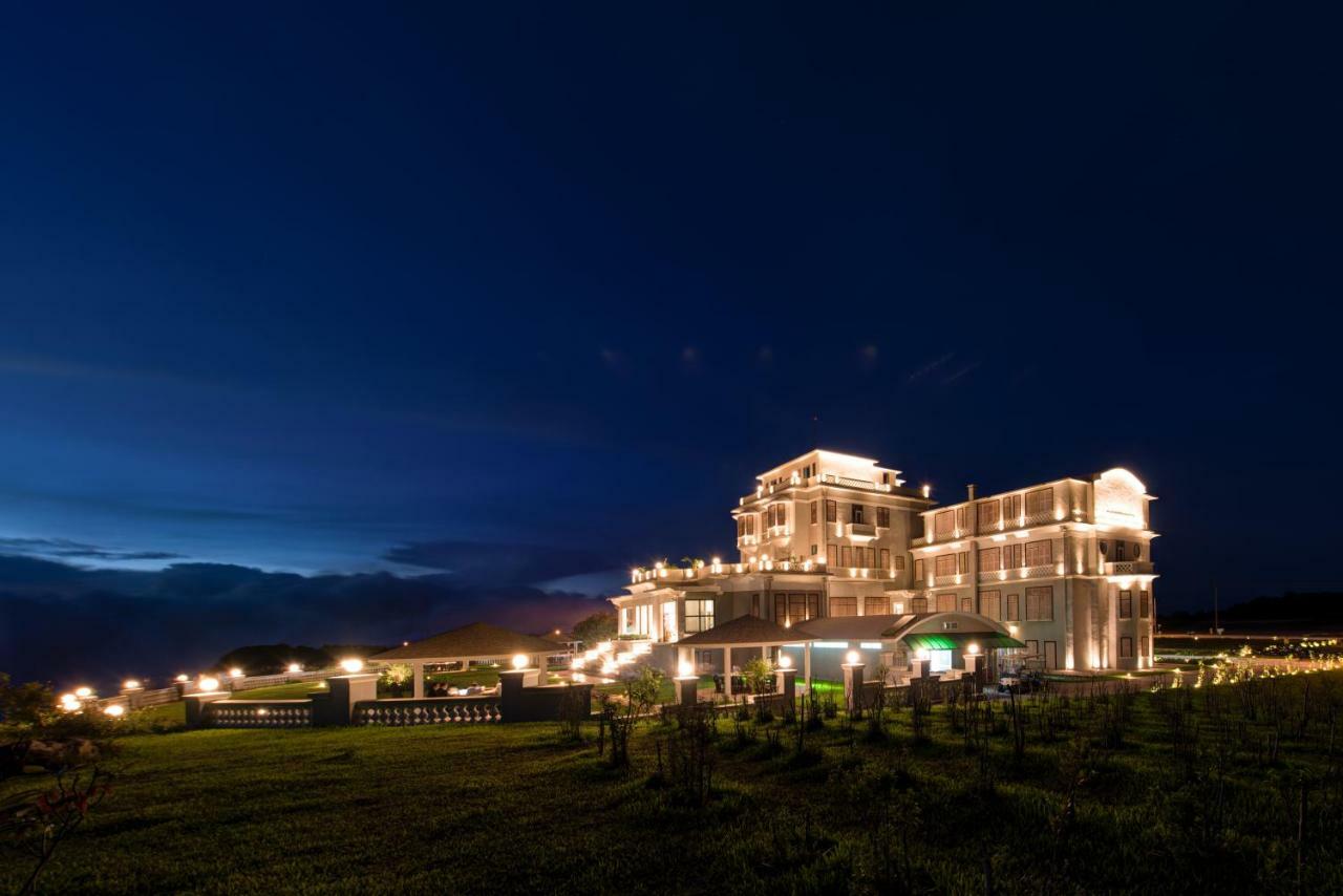 Le Bokor Palace Kampot Extérieur photo