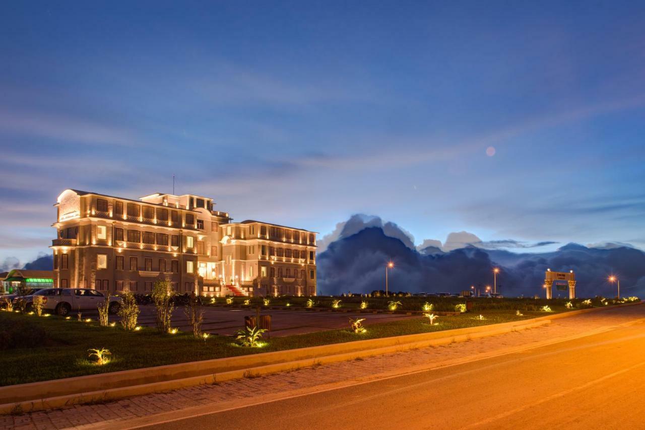 Le Bokor Palace Kampot Extérieur photo