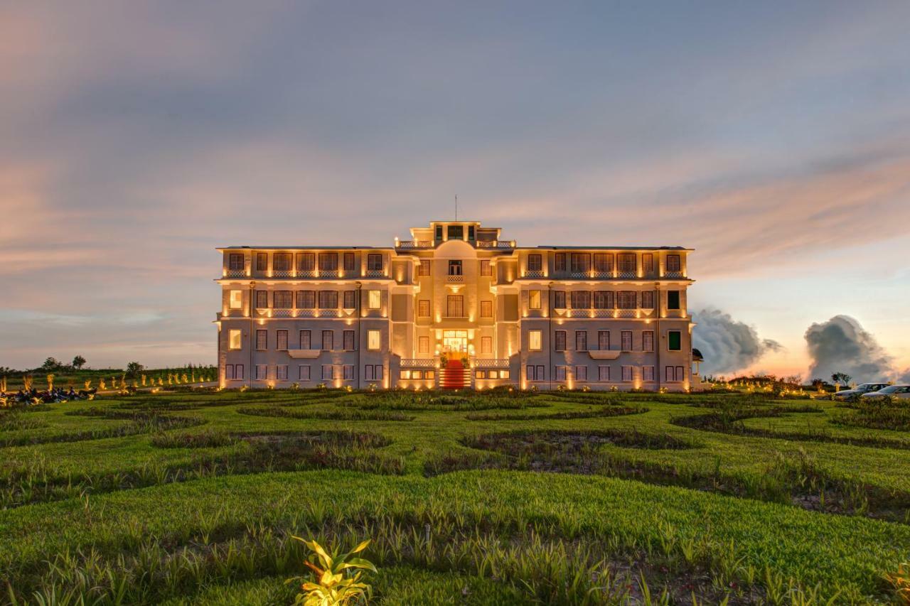 Le Bokor Palace Kampot Extérieur photo